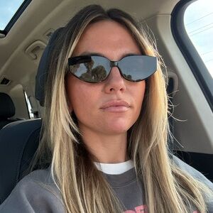 Meet your Posher, Alison